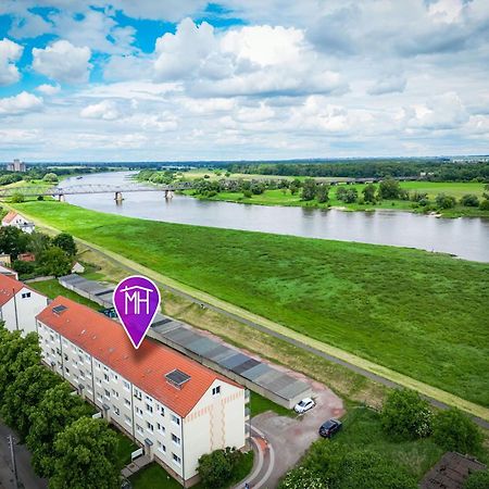 Zauberhafte Ferienwohnung In Barby Balkon Mit Elbblick Am Elbe-Saaleradweg Luaran gambar