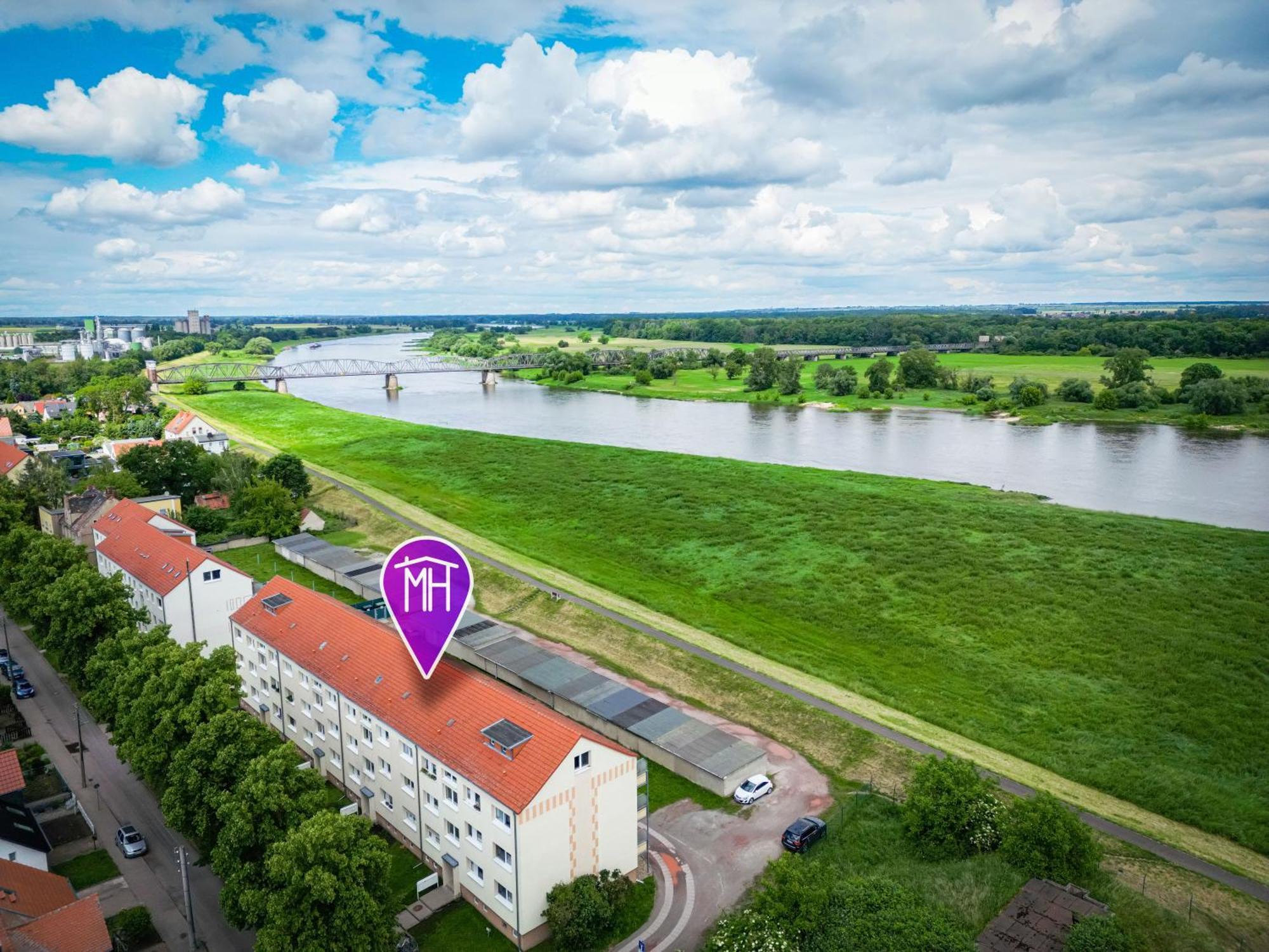 Zauberhafte Ferienwohnung In Barby Balkon Mit Elbblick Am Elbe-Saaleradweg Luaran gambar